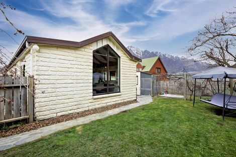Photo of property in 4 Remarkables Crescent, Frankton, Queenstown, 9300