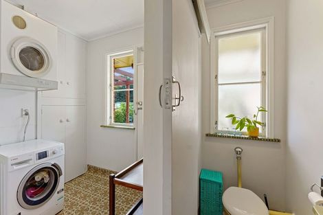 Photo of property in 11 Iti Grove, Waikanae, 5036