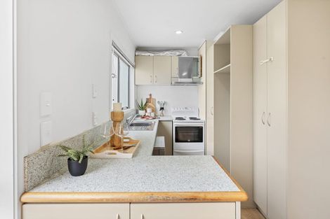 Photo of property in 1/1a Margaret Place, Milford, Auckland, 0620