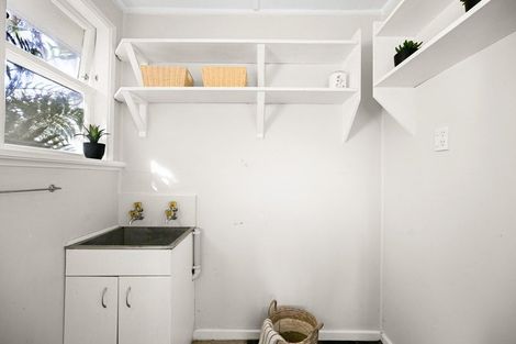 Photo of property in 50 Sare Crescent, Fairfield, Hamilton, 3214