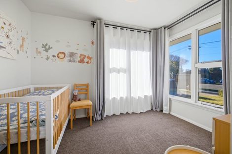 Photo of property in 33 Fovant Street, Russley, Christchurch, 8042