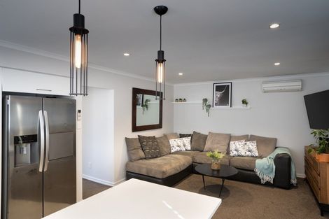 Photo of property in 2/9 Stacey Place, Woolston, Christchurch, 8062