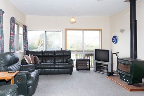 Photo of property in 36 Papaiti Road, Papaiti, Whanganui, 4584