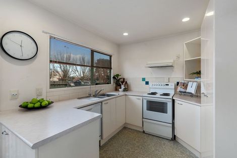 Photo of property in 2/2 School Road, Belmont, Auckland, 0622