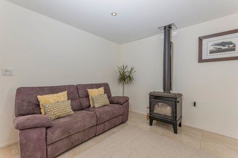 Photo of property in 66 Manuka Grove, Helensville, 0875