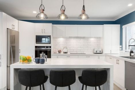 Photo of property in 32 Kate Sheppard Avenue, Torbay, Auckland, 0630