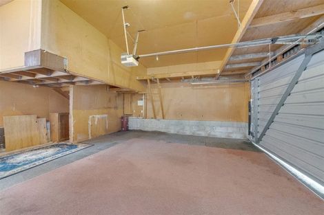 Photo of property in 2/50 Blanes Road, Weymouth, Auckland, 2103