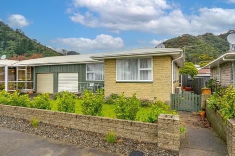 Photo of property in 18b Nelson Square, Picton, 7220