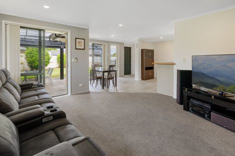 Photo of property in 2 Maara Close, Papamoa Beach, Papamoa, 3118