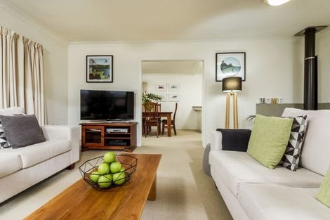 Photo of property in 1/18 Kauri Glen Road, Northcote, Auckland, 0627