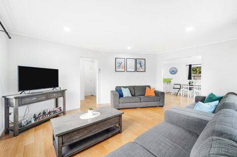 Photo of property in 1/12 Marbeth Court, Botany Downs, Auckland, 2010