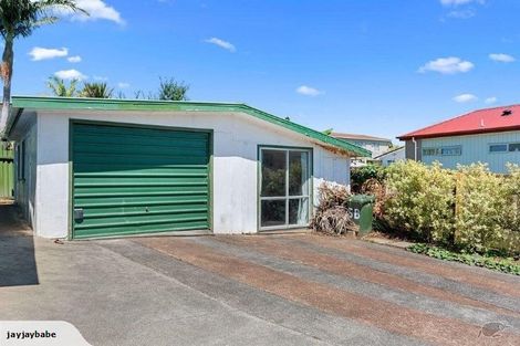 Photo of property in 5b Dundale Avenue, Blockhouse Bay, Auckland, 0600