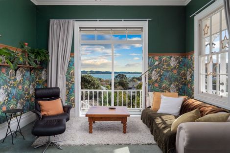 Photo of property in 9 Robertson Street, Russell, 0202