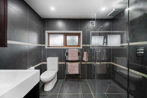 Photo of property in 18 Fielding Crescent, Farm Cove, Auckland, 2012