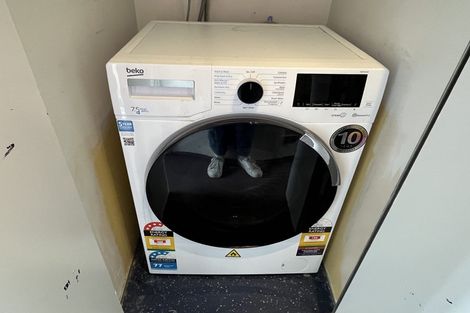 Photo of property in Qba Apartments, 4u/51 Webb Street, Mount Cook, Wellington, 6011