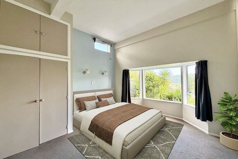 Photo of property in 17a Castle Crescent, Stokes Valley, Lower Hutt, 5019