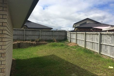 Photo of property in 4 Kereru Rise, Papakura, 2110