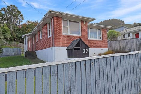 Photo of property in 33 Victory Crescent, Tawa, Wellington, 5028