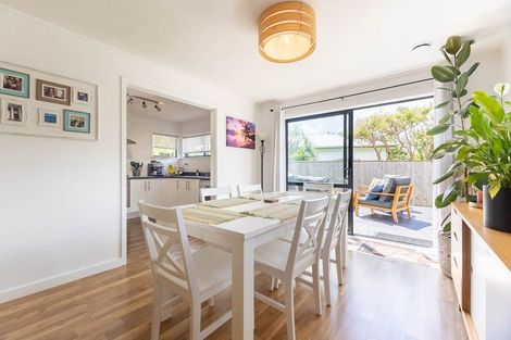 Photo of property in 127 Tilley Road, Paekakariki, 5034