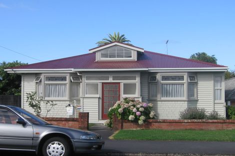 Photo of property in 6 Duders Avenue, Devonport, Auckland, 0624
