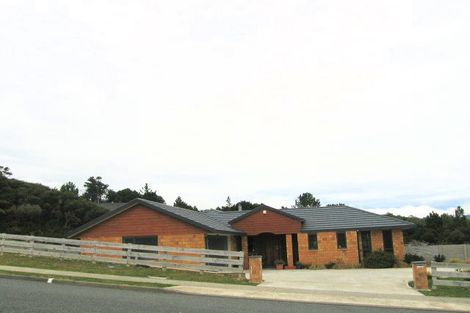 Photo of property in 30 Mount Marua Drive, Timberlea, Upper Hutt, 5018