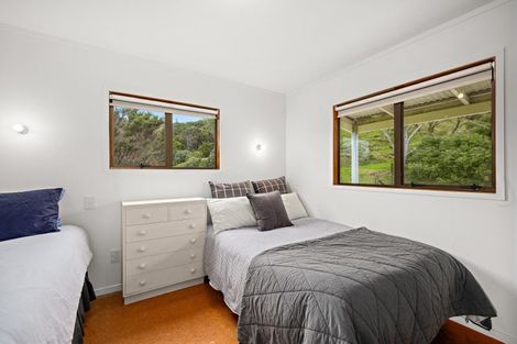 Photo of property in 28 Brick Bay Drive, Sandspit, Warkworth, 0982