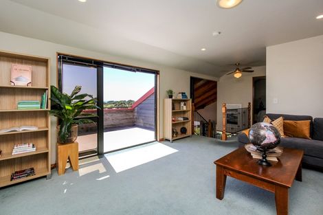 Photo of property in 3 Chatswood Grove, Fitzroy, New Plymouth, 4312
