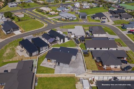 Photo of property in 10 Palm Drive, Whitianga, 3510