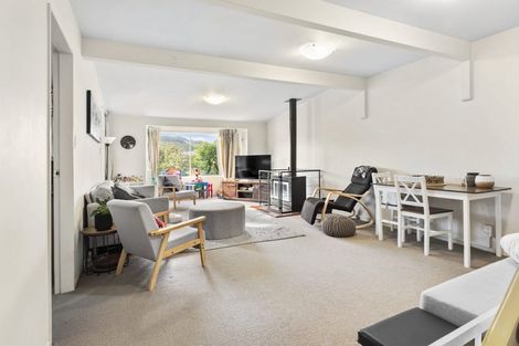 Photo of property in The Triangle, 4/33 Halswater Drive, Churton Park, Wellington, 6037