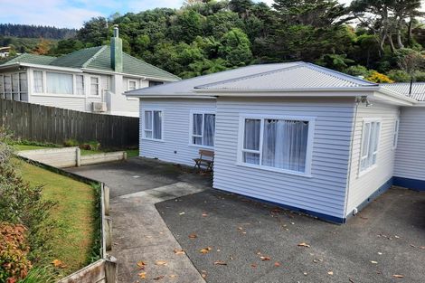 Photo of property in 30 Lincoln Avenue, Tawa, Wellington, 5028