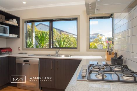 Photo of property in 7 Percy Kinsman Crescent, Riverstone Terraces, Upper Hutt, 5018