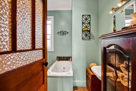 Photo of property in 30 Argyle Street, Hawera, 4610