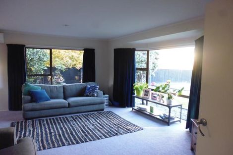 Photo of property in 6 Ross Grove, Paraparaumu, 5032