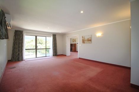 Photo of property in 31 Coates Street, Tawa, Wellington, 5028