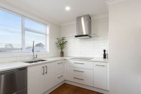 Photo of property in 2/35 Leighton Avenue, Waiwhetu, Lower Hutt, 5010