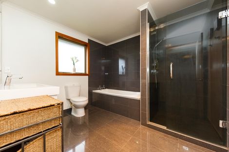 Photo of property in 44 Roberts Line, Kelvin Grove, Palmerston North, 4414