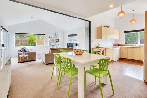 Photo of property in 4/372 Whangaparaoa Road, Stanmore Bay, Whangaparaoa, 0932