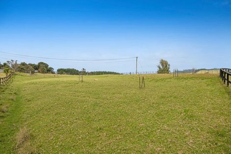 Photo of property in 211 Wilson Road, South Head, Helensville, 0874