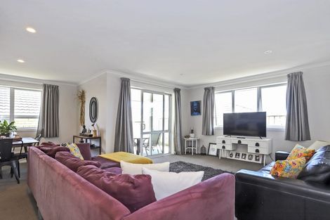 Photo of property in 17 Richardson Road, Omokoroa, 3114