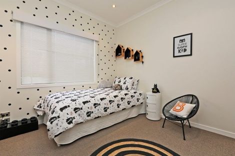 Photo of property in 14 Orotu Drive, Poraiti, Napier, 4112