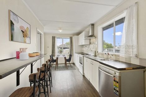 Photo of property in 5 Merrington Crescent, Aranui, Christchurch, 8061