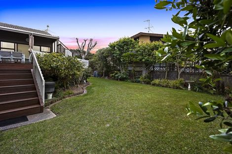 Photo of property in 16 Renoir Street, West Harbour, Auckland, 0618