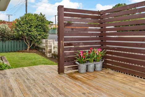 Photo of property in 1/4 French Street, Moturoa, New Plymouth, 4310