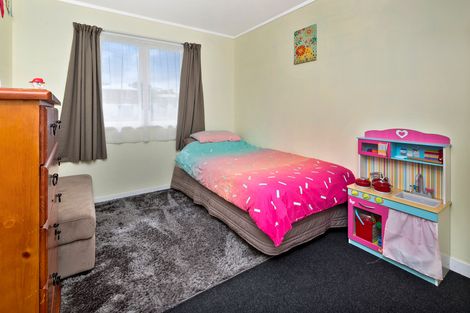 Photo of property in 14 Orchard Rise, Rosehill, Papakura, 2113