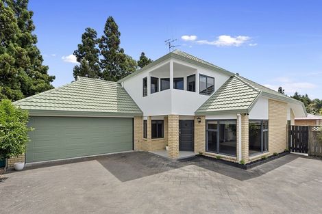 Photo of property in 32 Hastings Place, Hamilton Lake, Hamilton, 3204