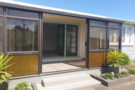 Photo of property in 50 Egmont Road, Waiwhakaiho, New Plymouth, 4312