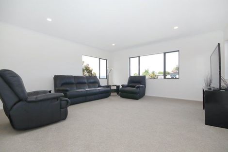 Photo of property in 8 Vintage Drive, Henderson, Auckland, 0612