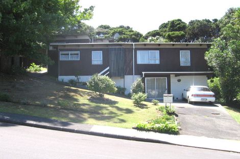 Photo of property in 1/3 Mcquoid Place, Glenfield, Auckland, 0629