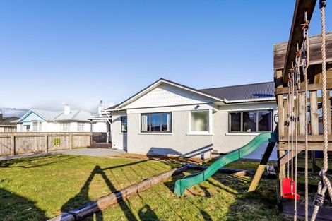 Photo of property in 15 Craig Street, Stratford, 4332