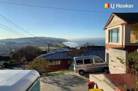 Photo of property in 27 Earls Road, Saint Clair, Dunedin, 9012